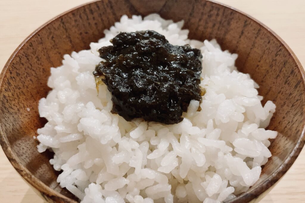 ご飯に乗せた海苔バター